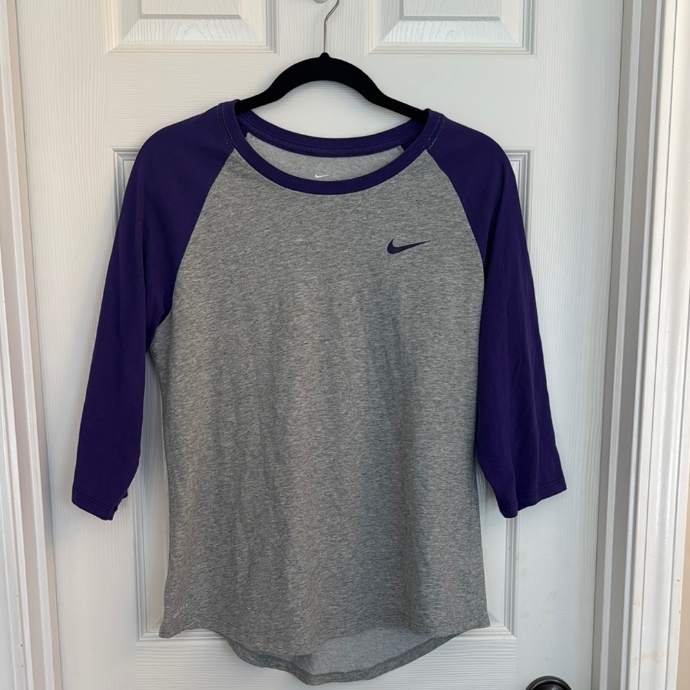 Nike Women's Gray and Purple Raglan Top